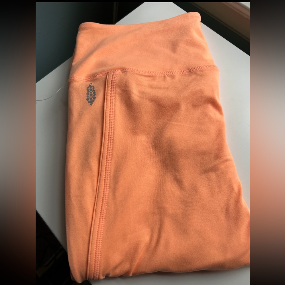 FREE PEOPLE FP Movement $98 Peach Infinity Leggings High-Rise NWOT - Picture 4 of 7